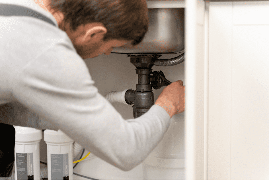 Demontáž kuchyňského potrubí | Pohotovost-vodaodpady.cz